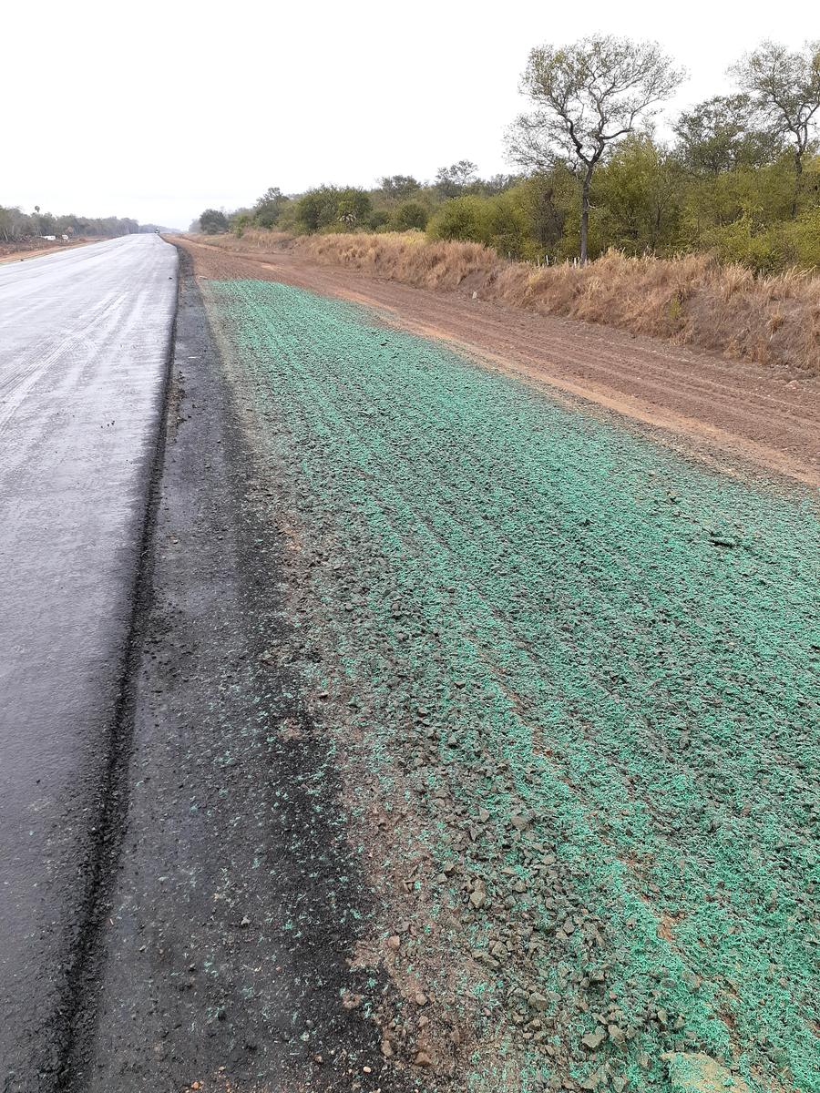 El hidromanto verde en perspectiva sobre el talud