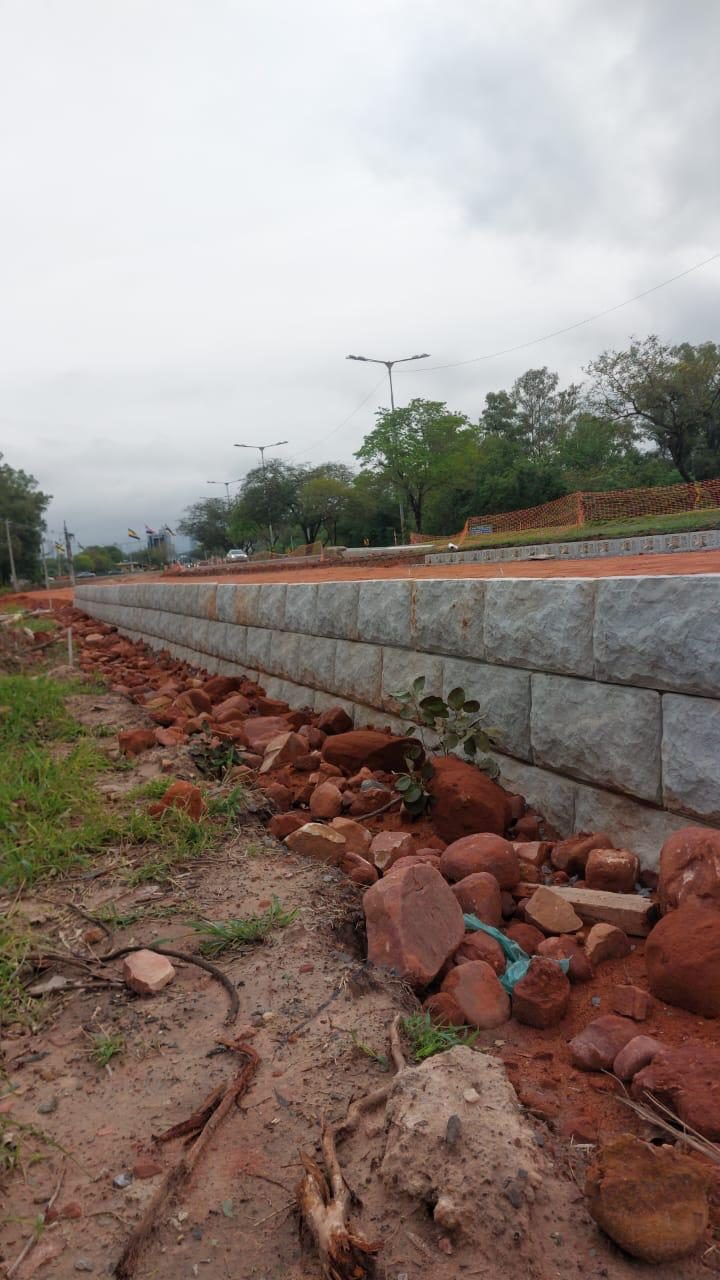 Tramo de muro Lock+Load terminado
